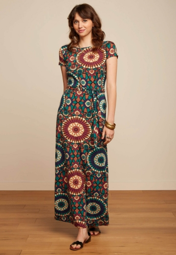 היופי שבבחירה ב־king louie dress sale